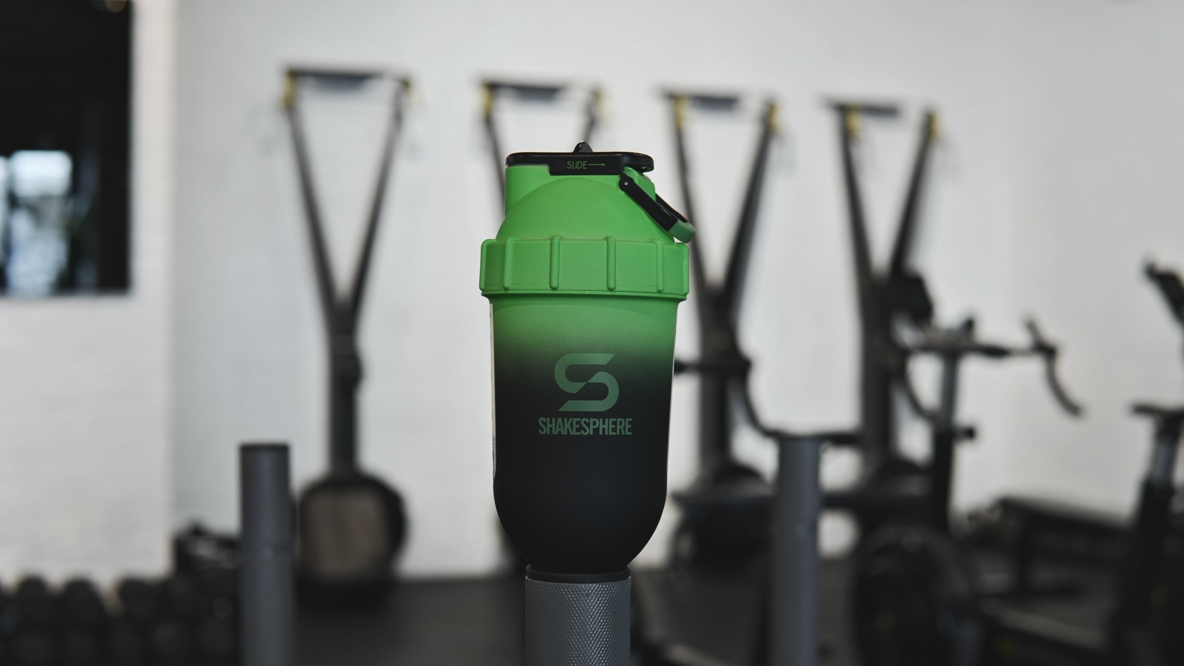 2X Limited Edition Ombre Shaker Bundle (Green + Pink)