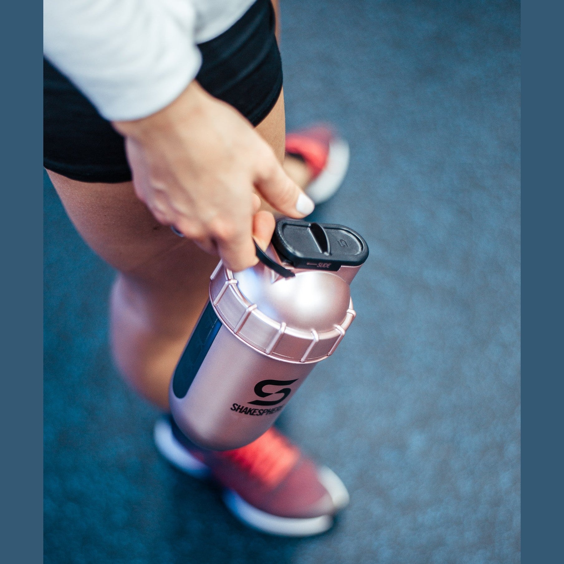 700mls ShakeSphere Tumbler View Rose Gold/Black Logo/Black Window